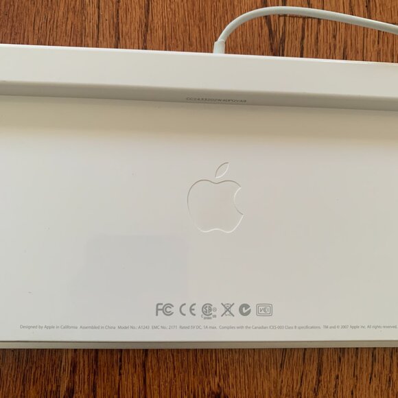 Apple Wired Keyboard USB Model A1243 | Numeric Keyboard | TESTED WORKING - Picture 5 of 5